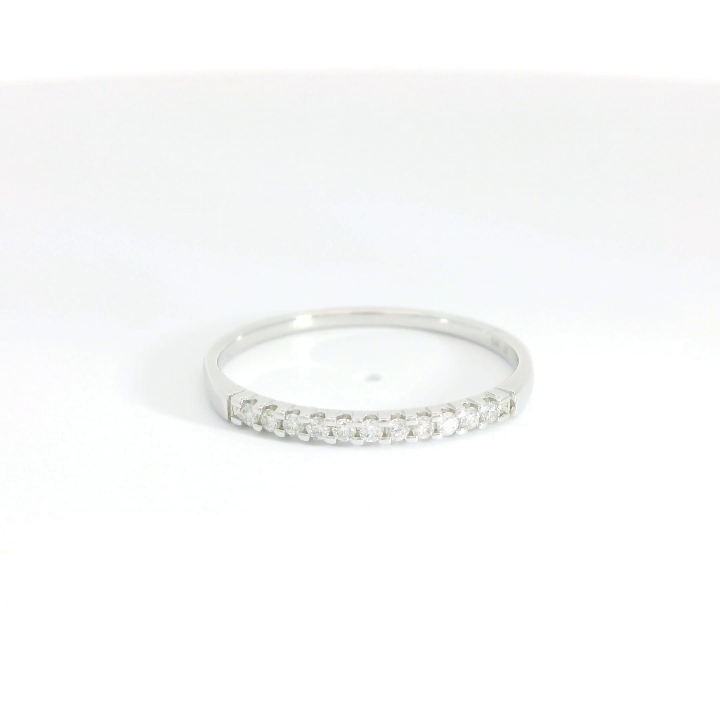 14K White Gold Shared Prong Diamond Band